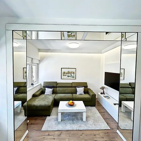 Luxapart Sirano Centar